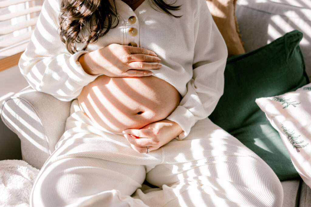 Alexandria VA in-home maternity session photographed in a client’s home